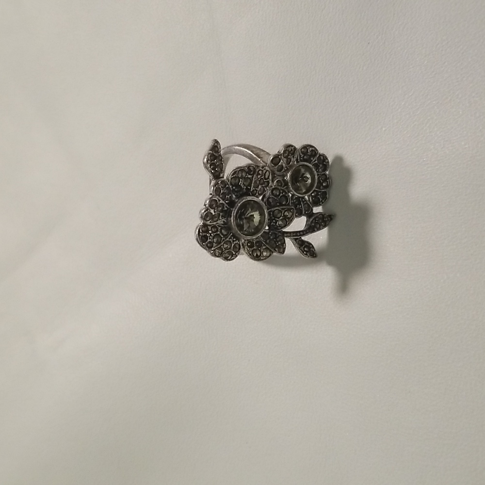 Women's Fossil Silver and Rhinestones Ring; Size 8